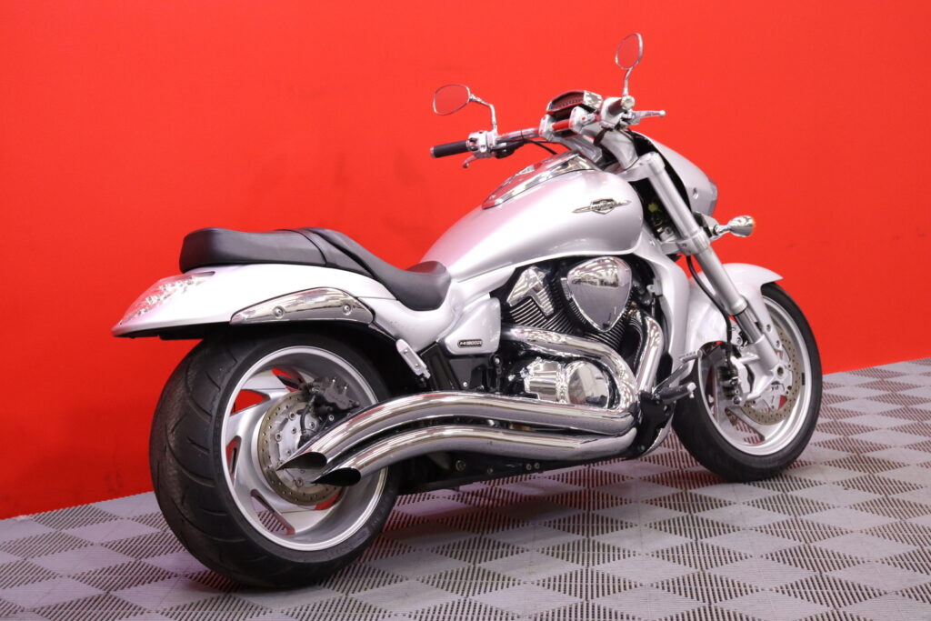 Suzuki - INTRUDER - M1800R // Cobra Putkisto / Suomi-Pyörä! / Integroitu takavalo // Suzuki - INTRUDER - M1800R // Cobra Putkisto / Suomi-Pyörä! / Integroitu takavalo // - Moottoripyörä