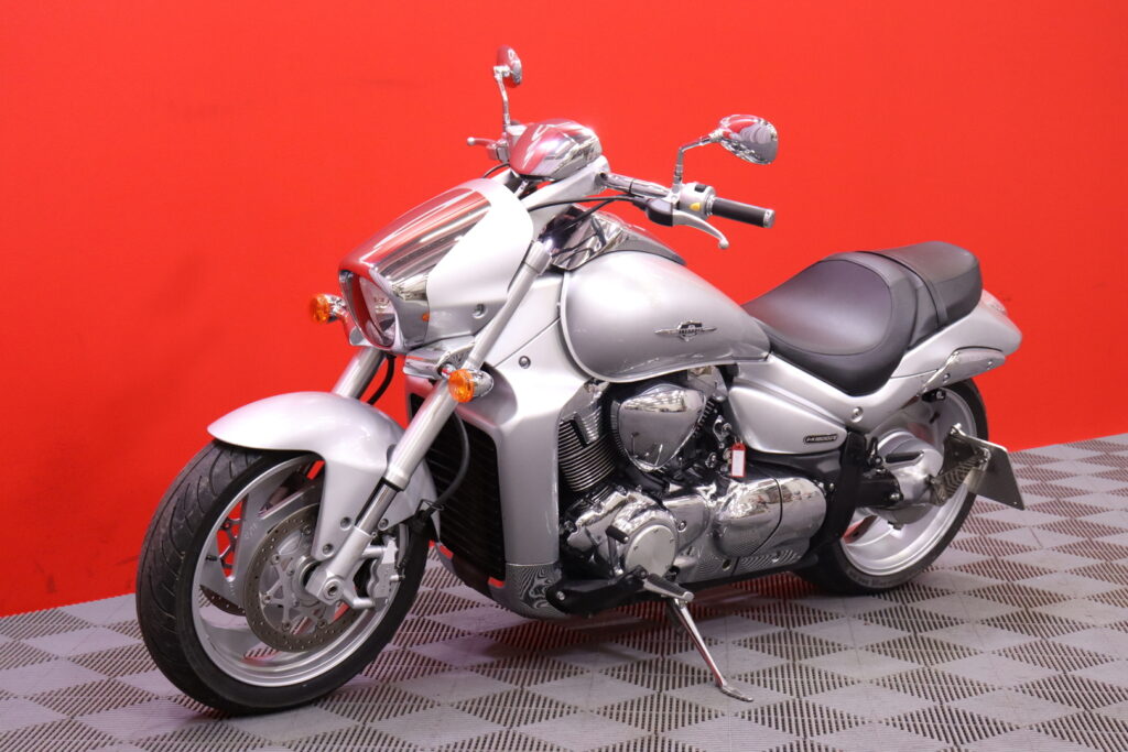 Suzuki - INTRUDER - M1800R // Cobra Putkisto / Suomi-Pyörä! / Integroitu takavalo // Suzuki - INTRUDER - M1800R // Cobra Putkisto / Suomi-Pyörä! / Integroitu takavalo // - Moottoripyörä