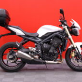 Triumph - STREET TRIPLE - 675 / Suomi-Pyörä! / ABS-Jarrut / Huoltokirja / Takalaukku // - Moottoripyörä