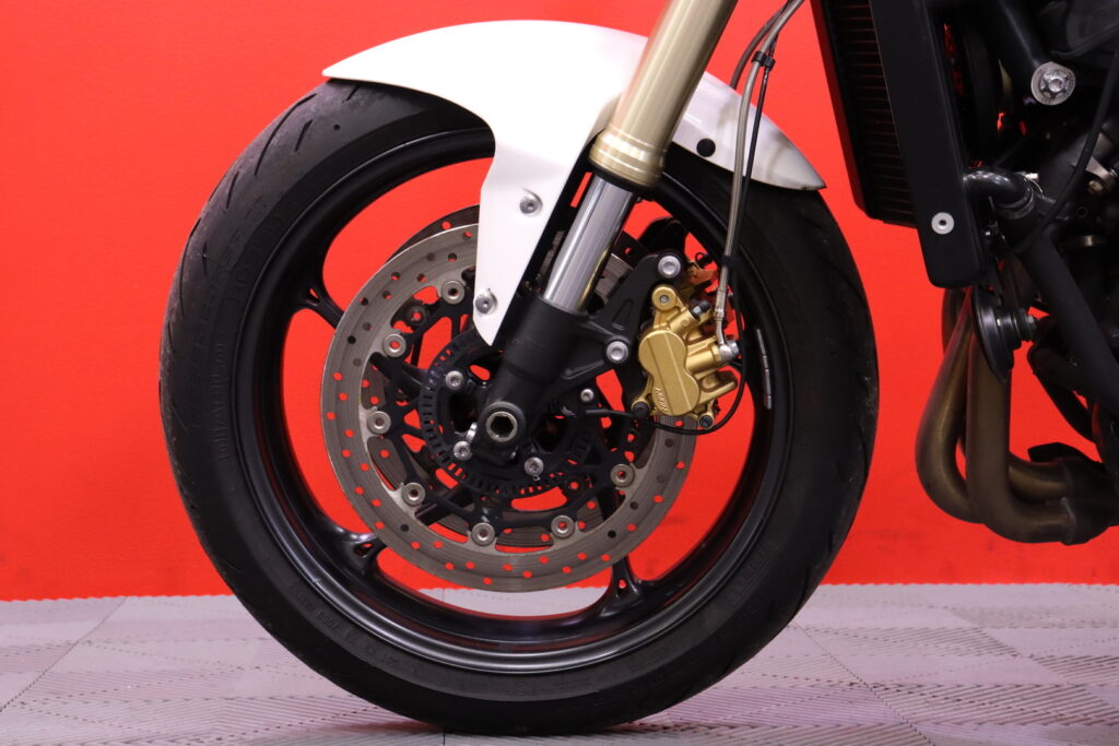 Triumph - STREET TRIPLE - 675 / Suomi-Pyörä! / ABS-Jarrut / Huoltokirja / Takalaukku // Triumph - STREET TRIPLE - 675 / Suomi-Pyörä! / ABS-Jarrut / Huoltokirja / Takalaukku // - Moottoripyörä