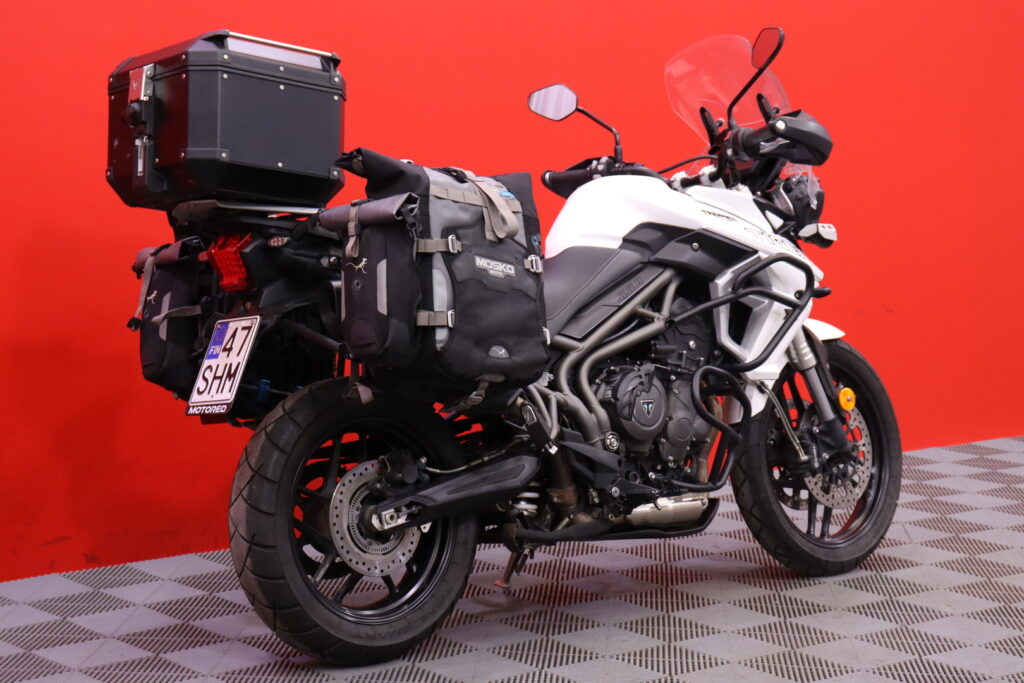 Triumph - TIGER - 800 // 3x Laukut / LED / Penkinlämmitin / Vakkari / Digimittaristo / Ajomodet // Triumph - TIGER - 800 // 3x Laukut / LED / Penkinlämmitin / Vakkari / Digimittaristo / Ajomodet // - Moottoripyörä