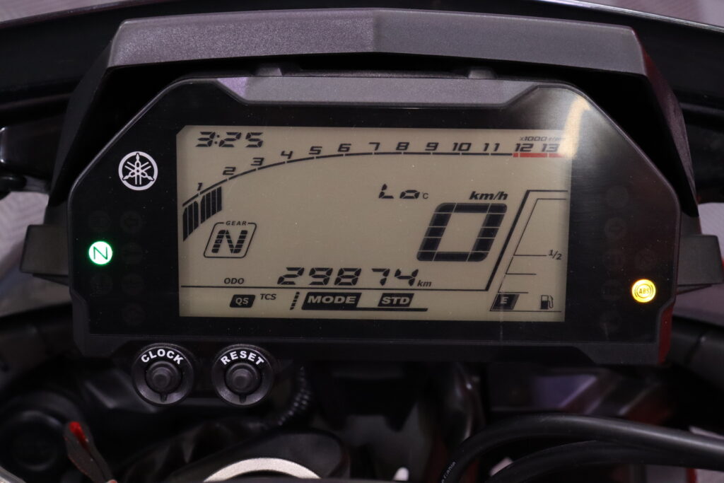 Yamaha - MT-10 - // Shifter / Dominator / Vakkari / Ajomodet / TCS / Huoltokirja // Yamaha - MT-10 - // Shifter / Dominator / Vakkari / Ajomodet / TCS / Huoltokirja // - Moottoripyörä