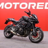 Yamaha - MT-10 - // Shifter / Dominator / Vakkari / Ajomodet / TCS / Huoltokirja // - Moottoripyörä