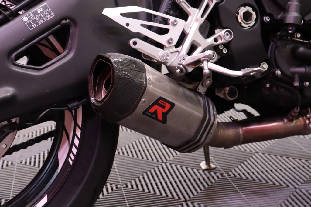 Yamaha - MT-10 - // Shifter / Dominator / Vakkari / Ajomodet / TCS / Huoltokirja // Yamaha - MT-10 - // Shifter / Dominator / Vakkari / Ajomodet / TCS / Huoltokirja // - Moottoripyörä