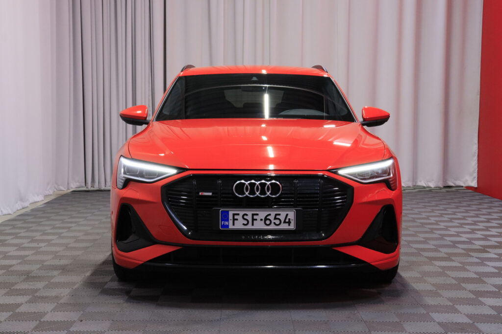 Audi - e-tron - S line 55 quattro Audi - e-tron - S line 55 quattro - Maastoauto