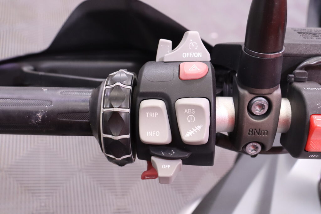 BMW - R - 1200 GS // 3x laukut / Navi / Vakkari / ESA / Kahvalämppärit / Nopea kotiintoimitus! // BMW - R - 1200 GS // 3x laukut / Navi / Vakkari / ESA / Kahvalämppärit / Nopea kotiintoimitus! // - Moottoripyörä