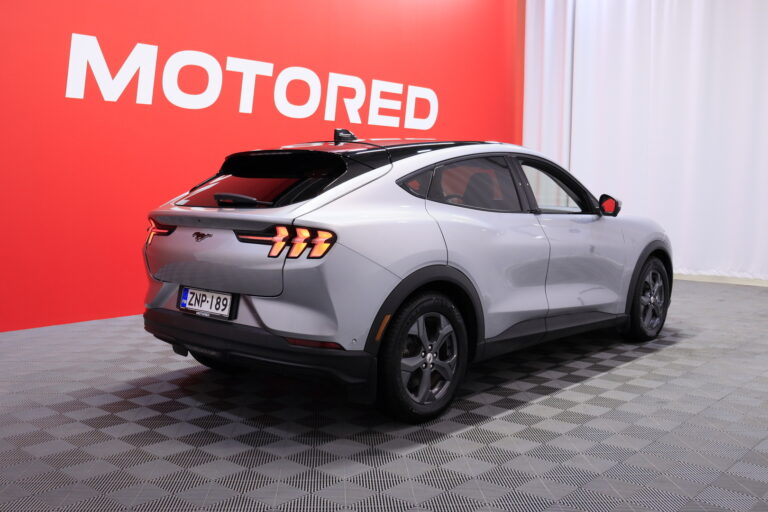 Ford - Mustang Mach-E - 98kWh 294hv A1 RWD 5-ov // Suomi-auto / ACC / B&O / 360° Kamera / Lasikatto / Muistipenkki / Nahat / Keyless / 2x Vanteet // - Maastoauto