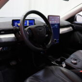 Ford - Mustang Mach-E - 98kWh 294hv A1 RWD 5-ov // Suomi-auto / ACC / B&O / 360° Kamera / Lasikatto / Muistipenkki / Nahat / Keyless / 2x Vanteet // - Maastoauto