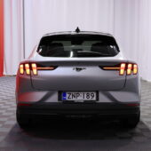 Ford - Mustang Mach-E - 98kWh 294hv A1 RWD 5-ov // Suomi-auto / ACC / B&O / 360° Kamera / Lasikatto / Muistipenkki / Nahat / Keyless / 2x Vanteet // - Maastoauto