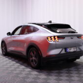 Ford - Mustang Mach-E - 98kWh 294hv A1 RWD 5-ov // Suomi-auto / ACC / B&O / 360° Kamera / Lasikatto / Muistipenkki / Nahat / Keyless / 2x Vanteet // - Maastoauto