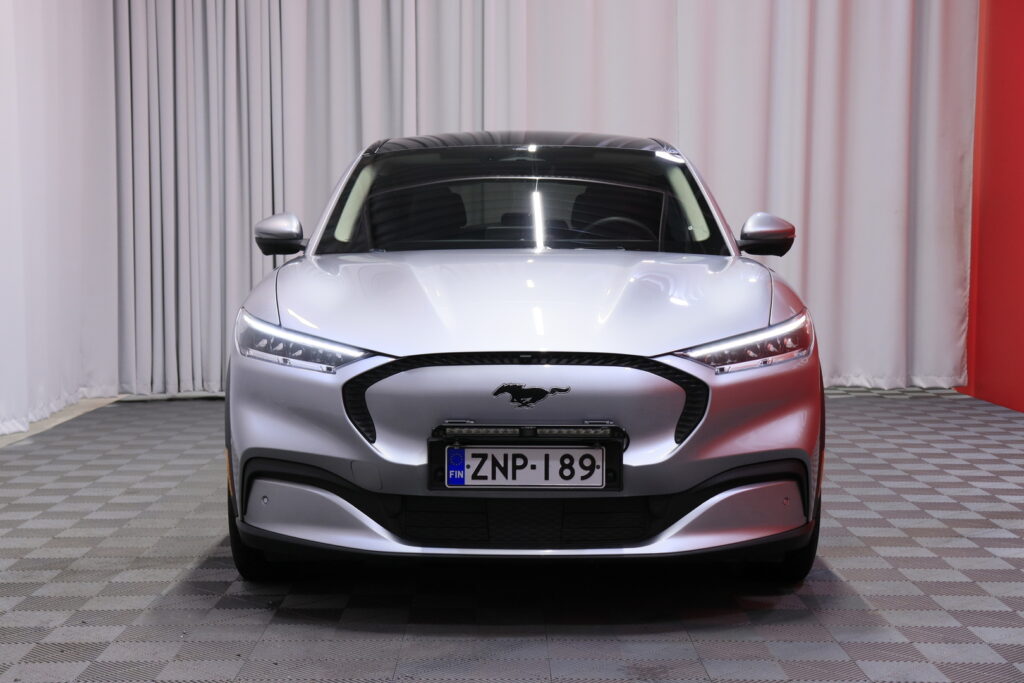 Ford - Mustang Mach-E - 98kWh 294hv A1 RWD 5-ov // Suomi-auto / ACC / B&O / 360° Kamera / Lasikatto / Muistipenkki / Nahat / Keyless / 2x Vanteet // Ford - Mustang Mach-E - 98kWh 294hv A1 RWD 5-ov // Suomi-auto / ACC / B&O / 360° Kamera / Lasikatto / Muistipenkki / Nahat / Keyless / 2x Vanteet // - Maastoauto