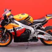 Honda - CBR - 1000 RR Fireblade // Suomi-Pyörä / Akrapovic / ABS / Huoltokirja // - Moottoripyörä