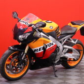 Honda - CBR - 1000 RR Fireblade // Suomi-Pyörä / Akrapovic / ABS / Huoltokirja // - Moottoripyörä