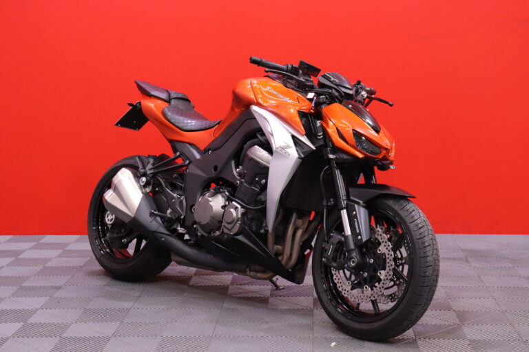 Kawasaki - Z - 1000 // Suomi-Pyörä / ABS-Jarrut / LED / Tangonpääpeilit // - Moottoripyörä