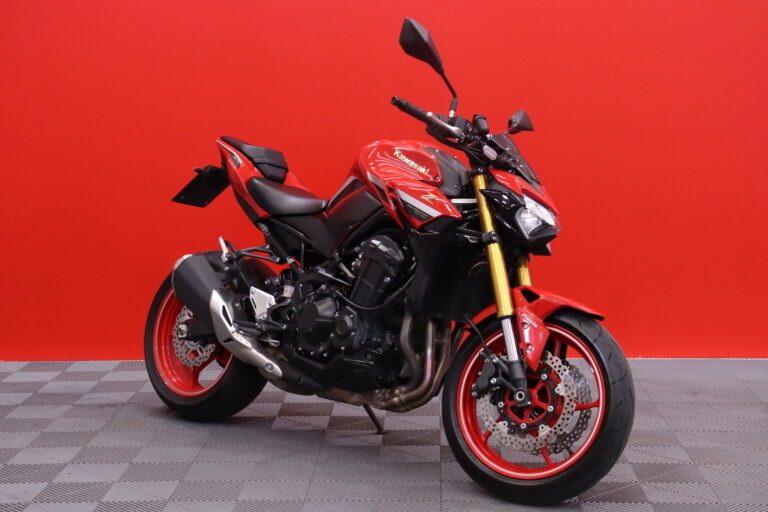 Kawasaki - Z - 900 // Suomi-Pyörä / KTRC / Ajomodet / 50th Anniversary / - Moottoripyörä