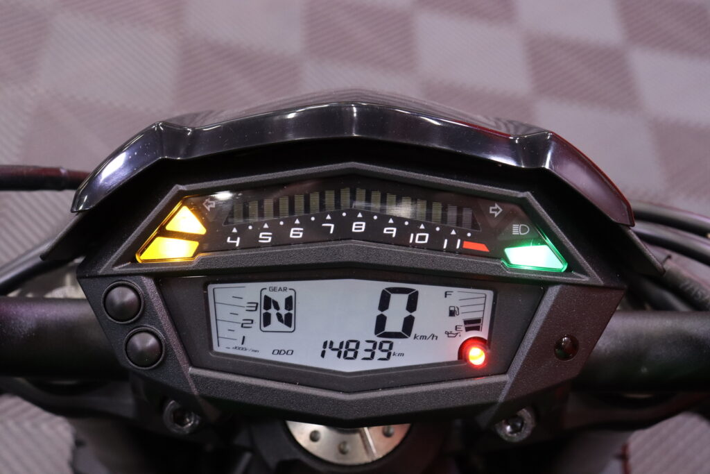 Kawasaki - Z - // ABS - Jarrut / Huoltokirja / Alkuperäiskuntoinen // Kawasaki - Z - // ABS - Jarrut / Huoltokirja / Alkuperäiskuntoinen // - Moottoripyörä