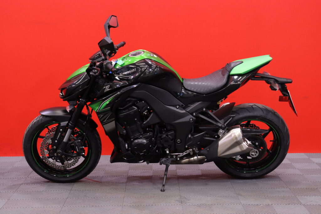 Kawasaki - Z - // ABS - Jarrut / Huoltokirja / Alkuperäiskuntoinen // Kawasaki - Z - // ABS - Jarrut / Huoltokirja / Alkuperäiskuntoinen // - Moottoripyörä