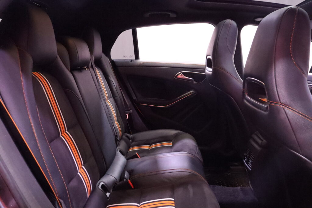 Mercedes-Benz - CLA - 250 4Matic A Shooting Brake Edition Orange Art AMG // H&K / Panorama / Muistipenkki / ILS / Kamera / Yöpaketti // Mercedes-Benz - CLA - 250 4Matic A Shooting Brake Edition Orange Art AMG // H&K / Panorama / Muistipenkki / ILS / Kamera / Yöpaketti // - Farmari