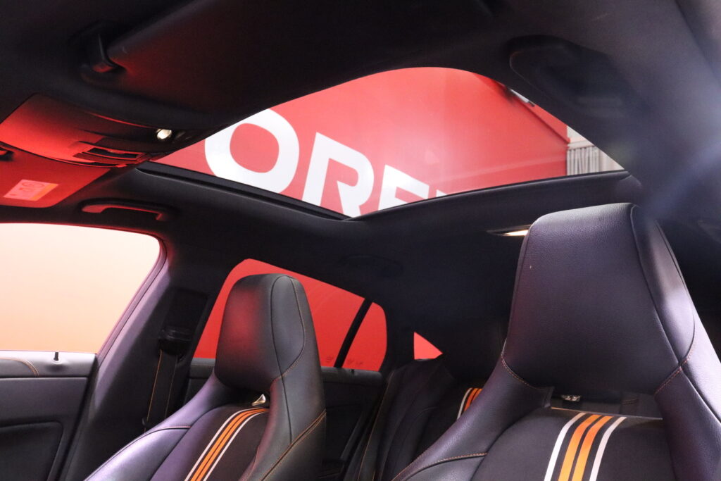 Mercedes-Benz - CLA - 250 4Matic A Shooting Brake Edition Orange Art AMG // H&K / Panorama / Muistipenkki / ILS / Kamera / Yöpaketti // Mercedes-Benz - CLA - 250 4Matic A Shooting Brake Edition Orange Art AMG // H&K / Panorama / Muistipenkki / ILS / Kamera / Yöpaketti // - Farmari