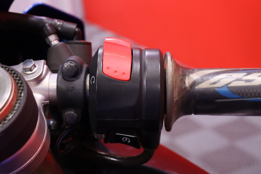 Suzuki - GSX-R - 600 // Yoshimura Slipari / Shifter / Suomi-Pyörä // Suzuki - GSX-R - 600 // Yoshimura Slipari / Shifter / Suomi-Pyörä // - Moottoripyörä