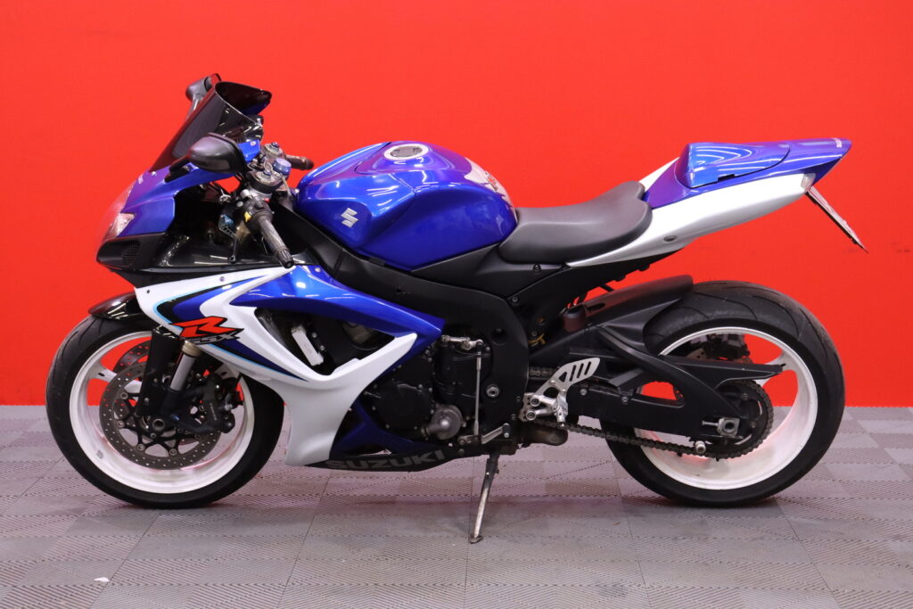 Suzuki - GSX-R - 600 // Yoshimura Slipari / Shifter / Suomi-Pyörä // Suzuki - GSX-R - 600 // Yoshimura Slipari / Shifter / Suomi-Pyörä // - Moottoripyörä