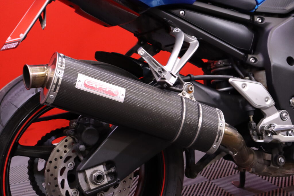 Yamaha - FZ1-N - // G.P.R Slipari / Huoltokirja / Nopea kotiintoimitus alk. 99e! // Yamaha - FZ1-N - // G.P.R Slipari / Huoltokirja / Nopea kotiintoimitus alk. 99e! // - Moottoripyörä