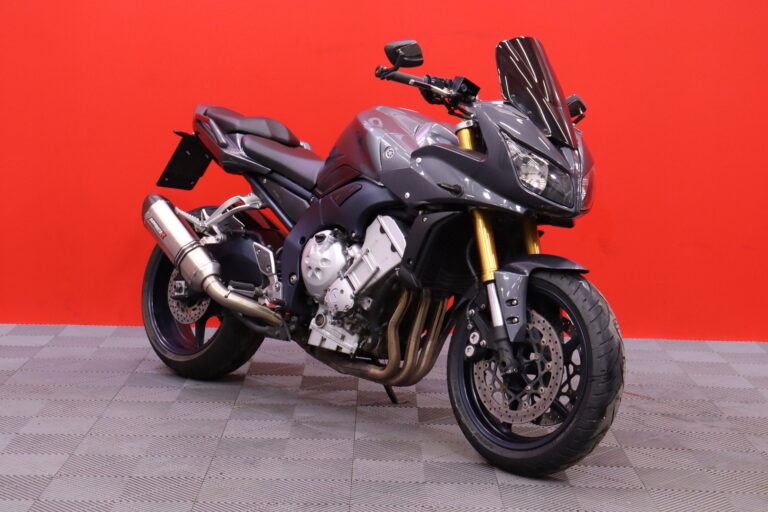 Yamaha - FZ1-S - // Dominator Slipari / Tangonpääpeilit / Huoltokirja / Kotiintoimitus alk. 99e! // - Moottoripyörä
