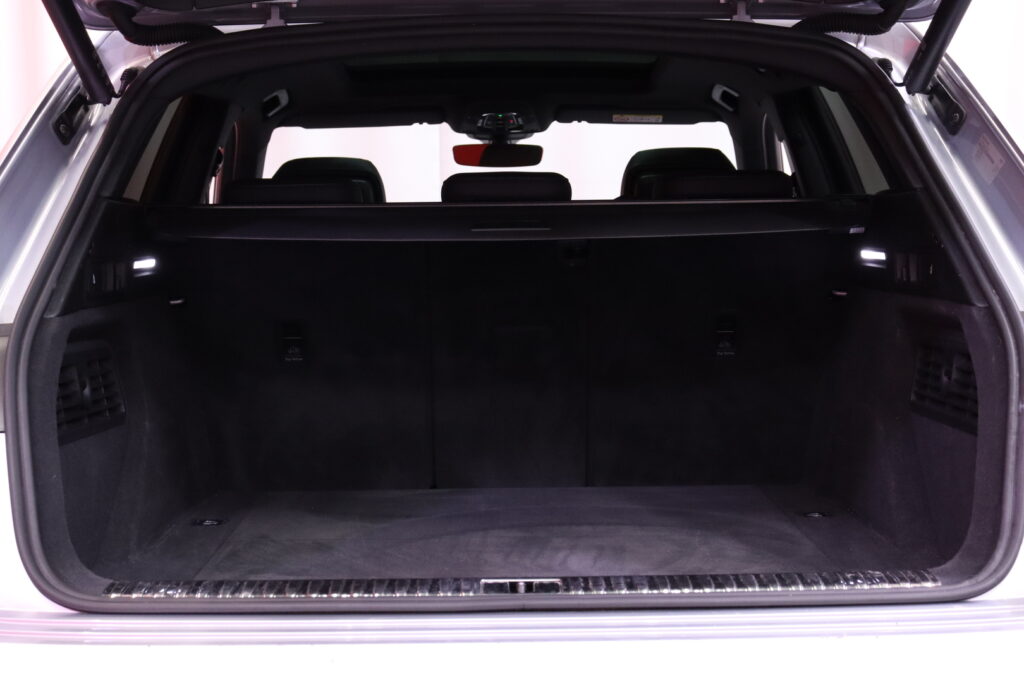 tuotekuva-Audi-e-tron-KVX-761-2025-11-14-131102-16 tuotekuva-Audi-e-tron-KVX-761-2025-11-14-131102-16