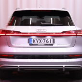 Audi - e-tron - Edition S line 55 quattro // ACC / Matrix / 360° / Ilmajousitus / B&O / Panorama / Nahka-Alcantara / Muistipenkki / - Maastoauto