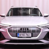Audi - e-tron - Edition S line 55 quattro // ACC / Matrix / 360° / Ilmajousitus / B&O / Panorama / Nahka-Alcantara / Muistipenkki / - Maastoauto