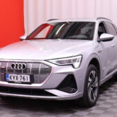 Audi - e-tron - Edition S line 55 quattro // ACC / Matrix / 360° / Ilmajousitus / B&O / Panorama / Nahka-Alcantara / Muistipenkki / - Maastoauto