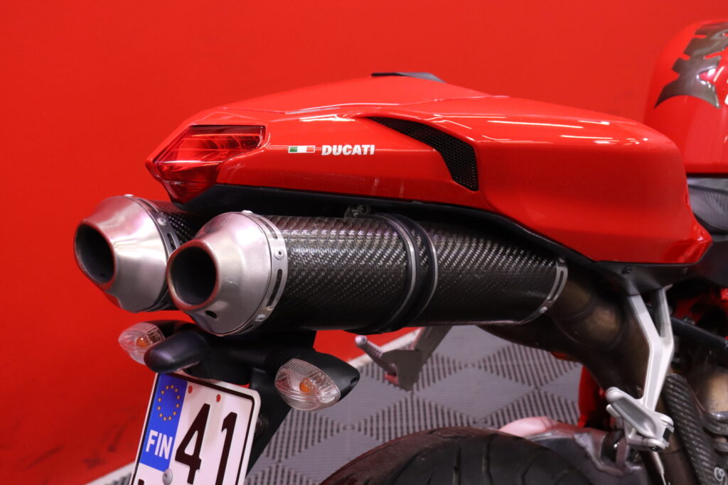 Ducati - 1098 - S // Termignoni / Öhlins / Suomi-pyörä / Desmot tehty // Ducati - 1098 - S // Termignoni / Öhlins / Suomi-pyörä / Desmot tehty // - Moottoripyörä