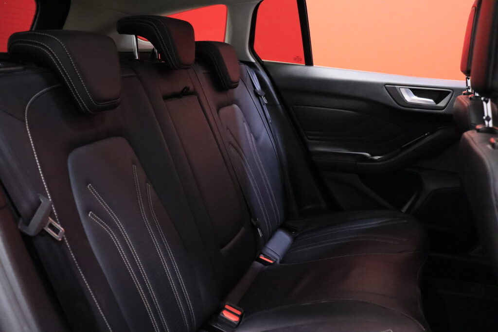 Ford - Focus - 2,0 TDCi EcoBlue 150hv A8 Vignale Wagon Ford - Focus - 2,0 TDCi EcoBlue 150hv A8 Vignale Wagon - Farmari