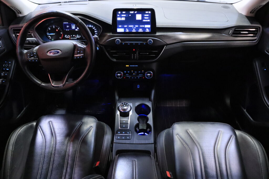 Ford - Focus - 2,0 TDCi EcoBlue 150hv A8 Vignale Wagon Ford - Focus - 2,0 TDCi EcoBlue 150hv A8 Vignale Wagon - Farmari