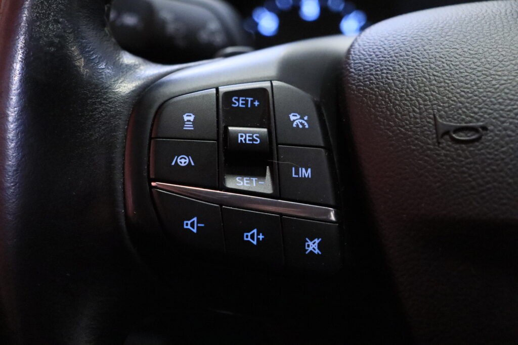 tuotekuva-Ford-Focus-GNY-840-2026-01-16-112502-21 tuotekuva-Ford-Focus-GNY-840-2026-01-16-112502-21