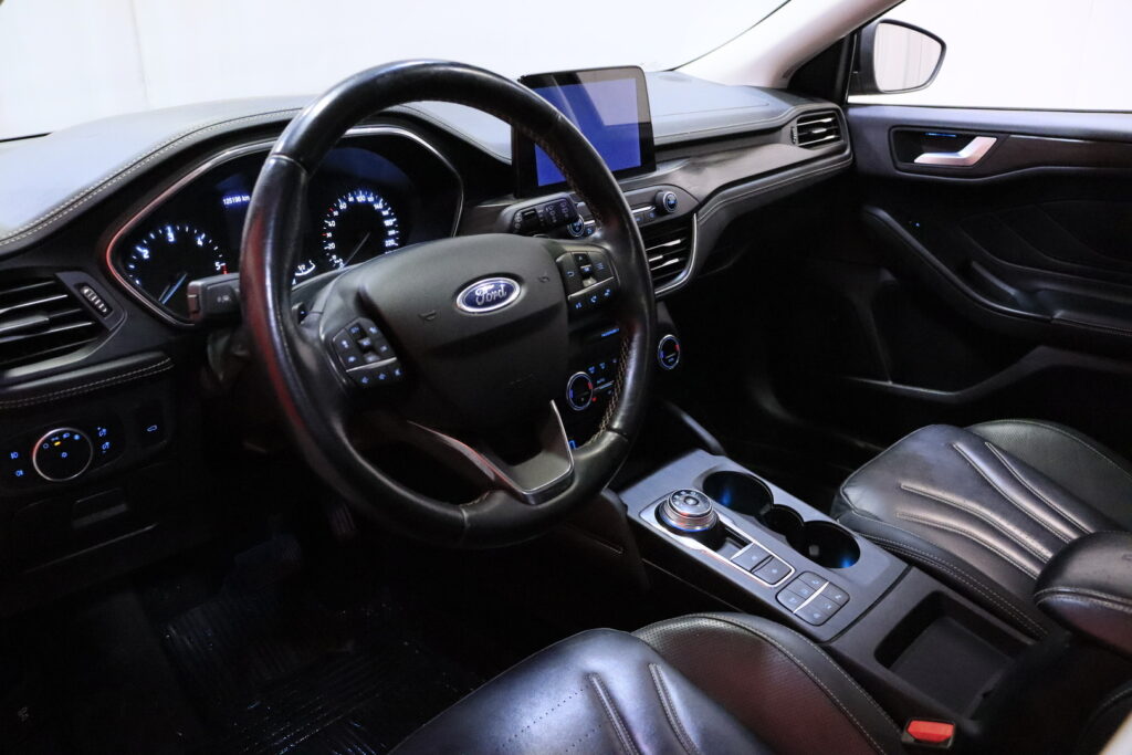 Ford - Focus - 2,0 TDCi EcoBlue 150hv A8 Vignale Wagon Ford - Focus - 2,0 TDCi EcoBlue 150hv A8 Vignale Wagon - Farmari