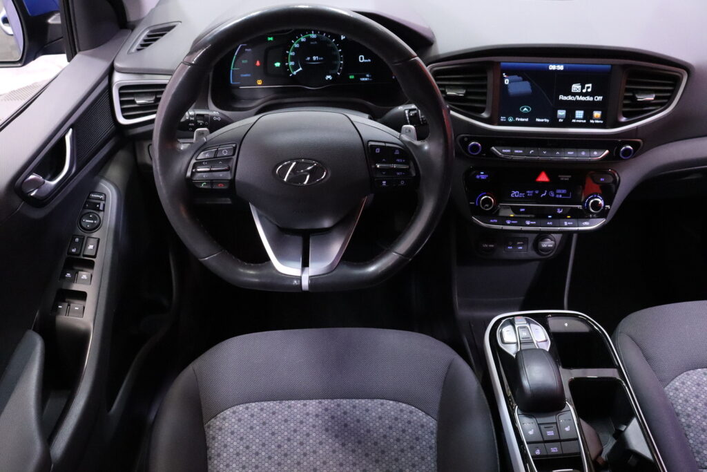 tuotekuva-Hyundai-IONIQ-ELECTRIC-MYX-265-2026-01-13-101005-22 tuotekuva-Hyundai-IONIQ-ELECTRIC-MYX-265-2026-01-13-101005-22