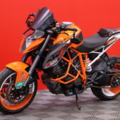 KTM - 1290 - Super Duke R // Suomi-Pyörä / Huoltokirja / Akrapovic-putkisto / Brembo / Navi // - Moottoripyörä