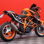 KTM - 1290 - Super Duke R // Suomi-Pyörä / Huoltokirja / Akrapovic-putkisto / Brembo / Navi // - Moottoripyörä