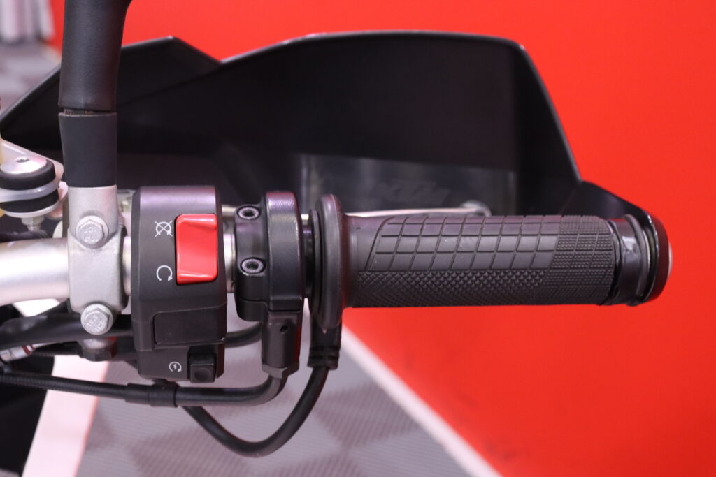 tuotekuva-KTM-990-34-ABJ-2026-01-27-120542-15 tuotekuva-KTM-990-34-ABJ-2026-01-27-120542-15