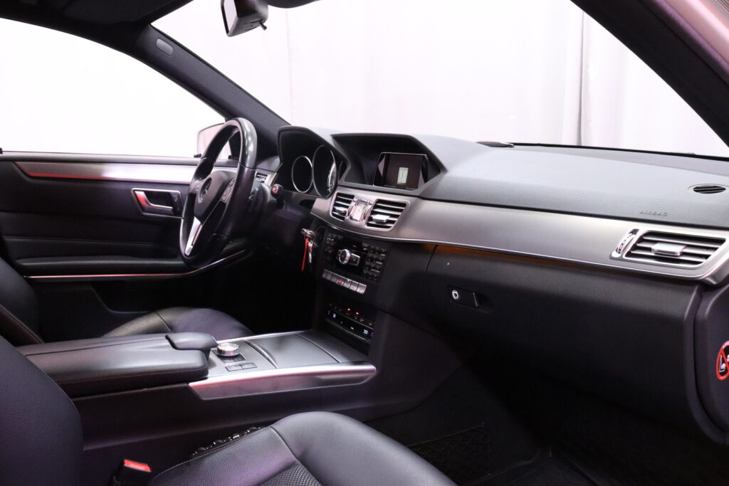 Mercedes-Benz - E - 250 BlueTec 4Matic Premium Business // IHC+ / Airmatic / Webasto / Ortopedit / Tutkat / Cruise // Mercedes-Benz - E - 250 BlueTec 4Matic Premium Business // IHC+ / Airmatic / Webasto / Ortopedit / Tutkat / Cruise // - Sedan