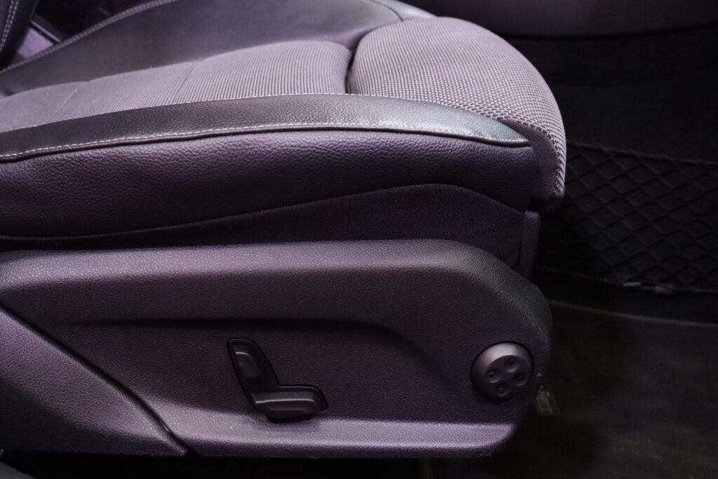 Mercedes-Benz - E - 220 d A Premium Business // Widescreen / LED / CarPlay / P.Kamera / Tutkat / Sisävalopaketti // Mercedes-Benz - E - 220 d A Premium Business // Widescreen / LED / CarPlay / P.Kamera / Tutkat / Sisävalopaketti // - Sedan