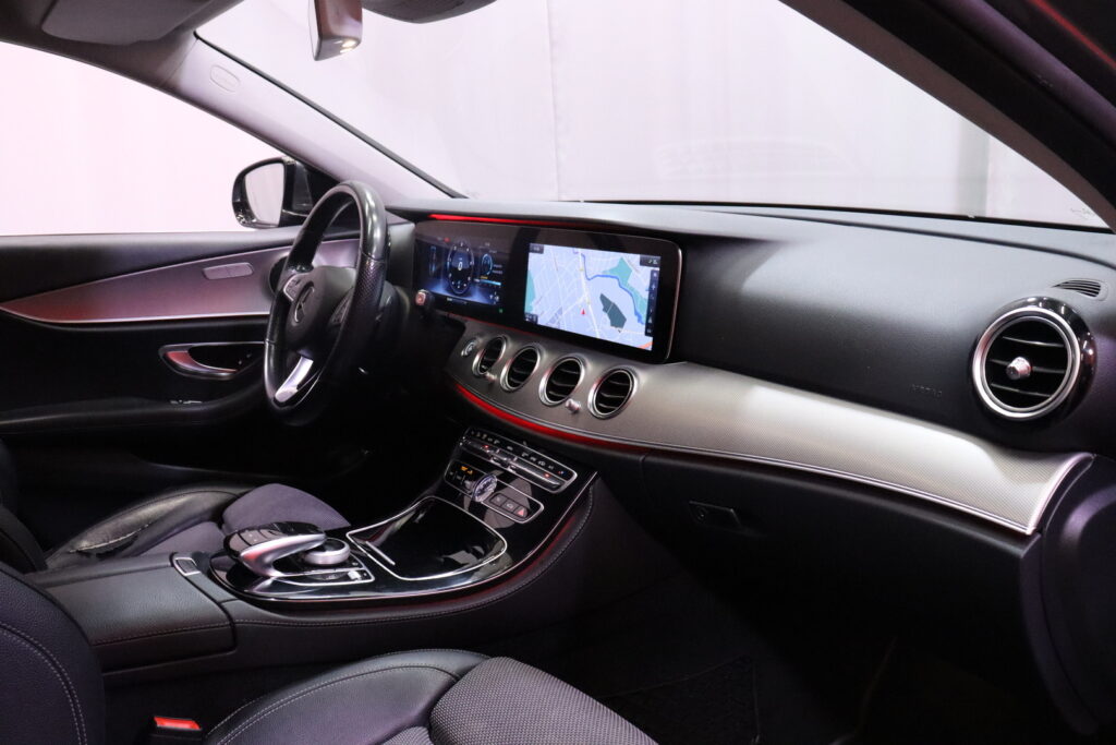 Mercedes-Benz - E - 220 d A Premium Business // Widescreen / LED / CarPlay / P.Kamera / Tutkat / Sisävalopaketti // Mercedes-Benz - E - 220 d A Premium Business // Widescreen / LED / CarPlay / P.Kamera / Tutkat / Sisävalopaketti // - Sedan