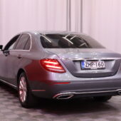 Mercedes-Benz - E - 220 d A Premium Business // Widescreen / LED / CarPlay / P.Kamera / Tutkat / Sisävalopaketti // - Sedan