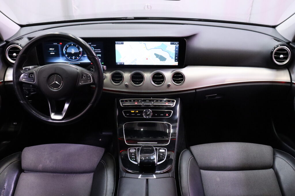 Mercedes-Benz - E - 220 d A Premium Business // Widescreen / LED / CarPlay / P.Kamera / Tutkat / Sisävalopaketti // Mercedes-Benz - E - 220 d A Premium Business // Widescreen / LED / CarPlay / P.Kamera / Tutkat / Sisävalopaketti // - Sedan