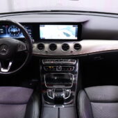 Mercedes-Benz - E - 220 d A Premium Business // Widescreen / LED / CarPlay / P.Kamera / Tutkat / Sisävalopaketti // - Sedan