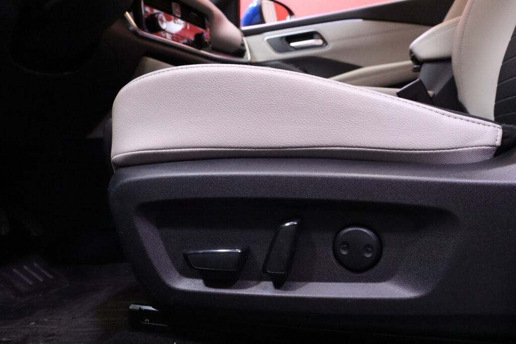 Nissan - Qashqai - MHEV 158 Xtronic 2WD Tekna // 1.om Suomi-auto / Adapt.LED / ProPilot / HUD / Adapt.vakkari / 360° / Navi // Nissan - Qashqai - MHEV 158 Xtronic 2WD Tekna // 1.om Suomi-auto / Adapt.LED / ProPilot / HUD / Adapt.vakkari / 360° / Navi // - Maastoauto