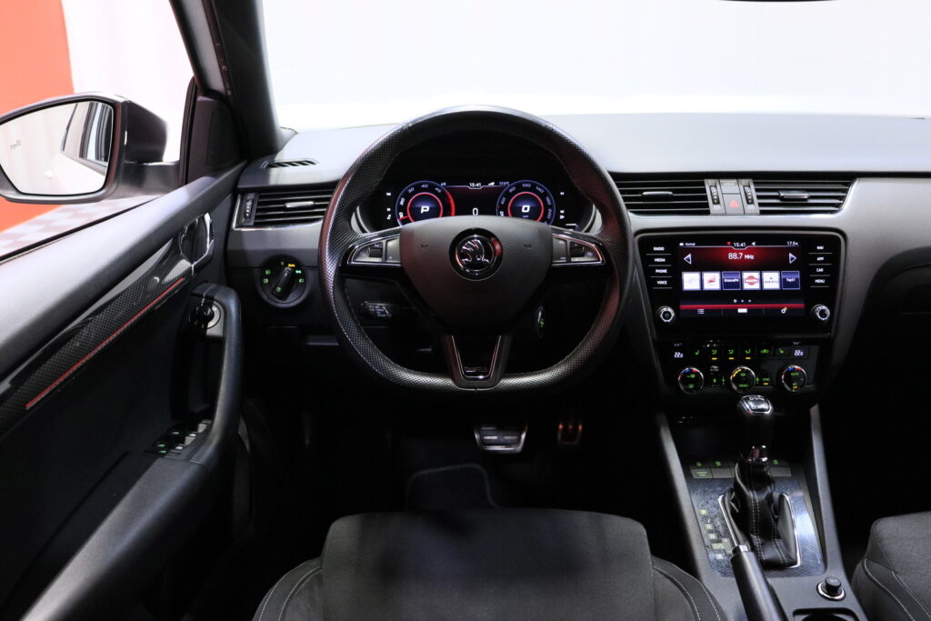 Skoda - Octavia - 2,0 TDI 184 4x4 RS BusinessLine DSG // Suomi-auto / Webasto / ACC / Digimittari / Keyless / BLIS / Tutkat / LED // Skoda - Octavia - 2,0 TDI 184 4x4 RS BusinessLine DSG // Suomi-auto / Webasto / ACC / Digimittari / Keyless / BLIS / Tutkat / LED // - Sedan