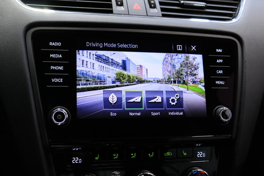 tuotekuva-Skoda-Octavia-CNA-534-2026-01-29-083103-29 tuotekuva-Skoda-Octavia-CNA-534-2026-01-29-083103-29