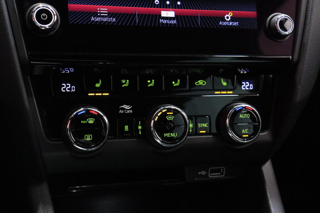 tuotekuva-Skoda-Octavia-CNA-534-2026-01-29-083103-30 tuotekuva-Skoda-Octavia-CNA-534-2026-01-29-083103-30